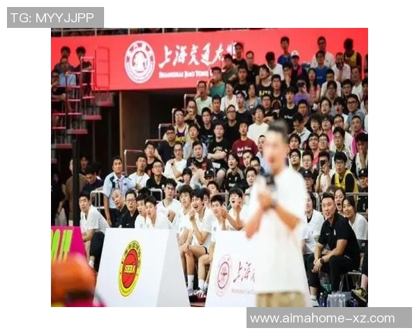 足球巨星亲临NBA赛场助威球迷热情高涨共庆体育盛事