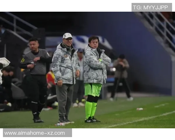 谭咏麟足球明星队上海热血赛场展现风采与激情 谭咏麟足球明星队上海热血赛场展现风采与激情